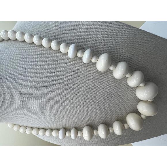 Chunky White Beaded Necklace - Picture 4 of 7